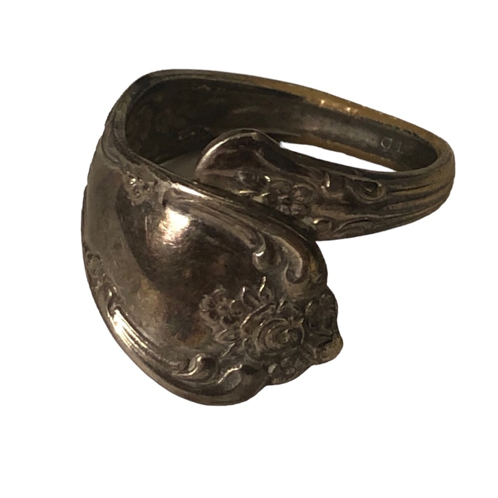 W.M. Rogers Silverware Ring size 7 - Picture 8 of 10